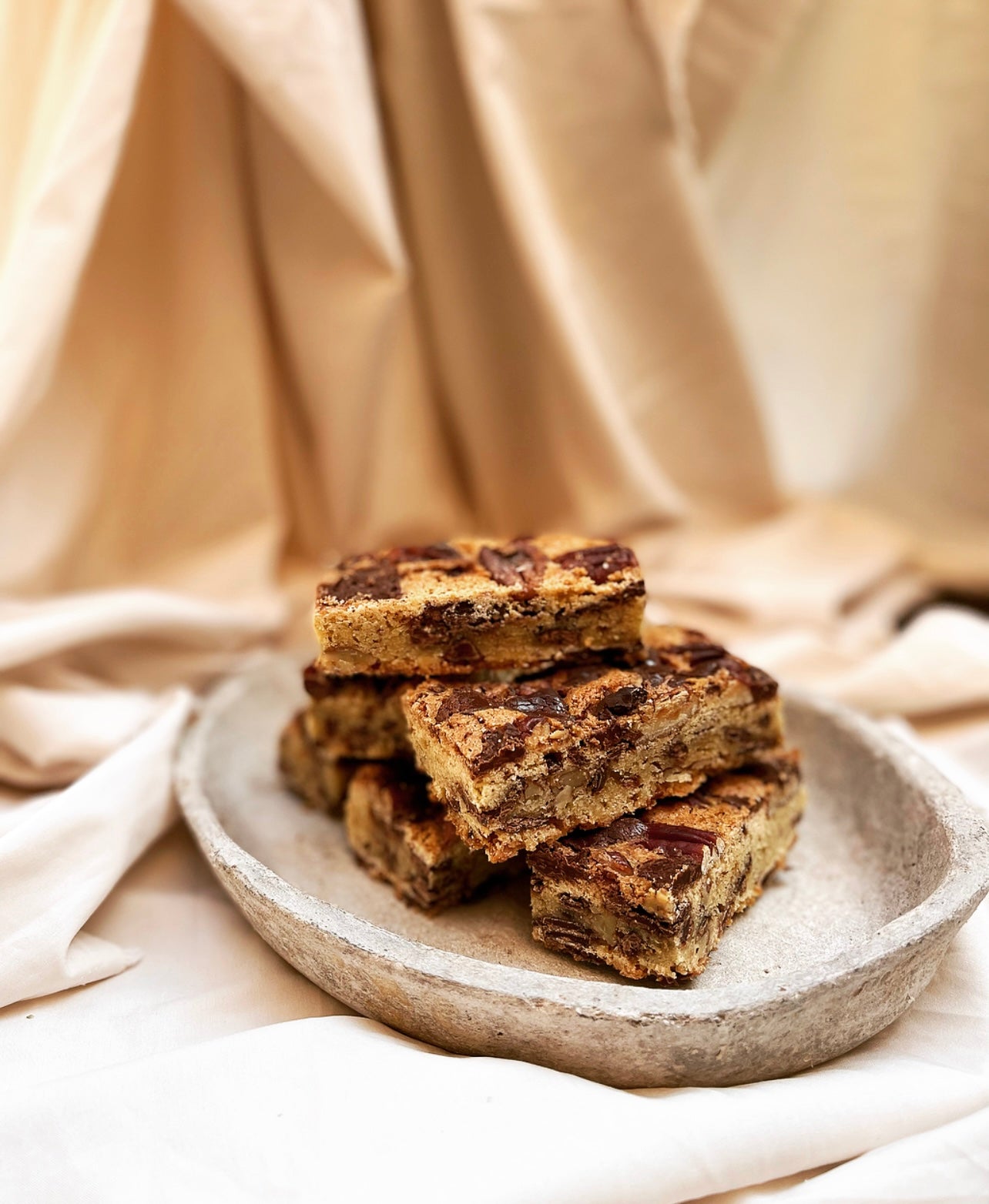 Pecan & Dark Chocolate Blondies